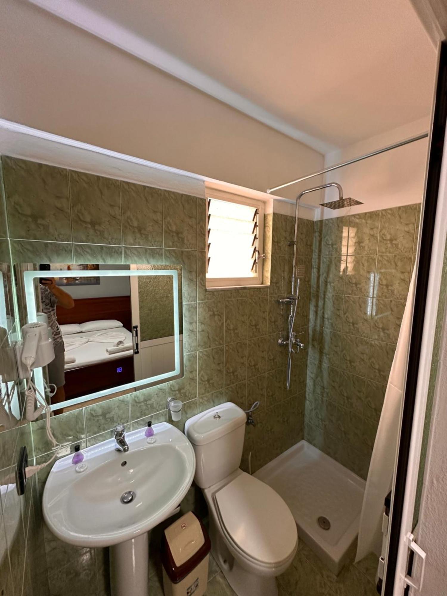 Hotel Venera Sarandë Eksteriør bilde